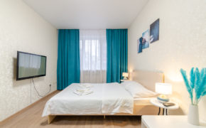 The Flower Single-Bedroom Apartment with Double Bed